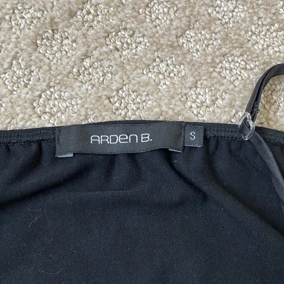 ARDEN B. Halter Top with Beaded Medallion Vintage - Picture 7 of 13